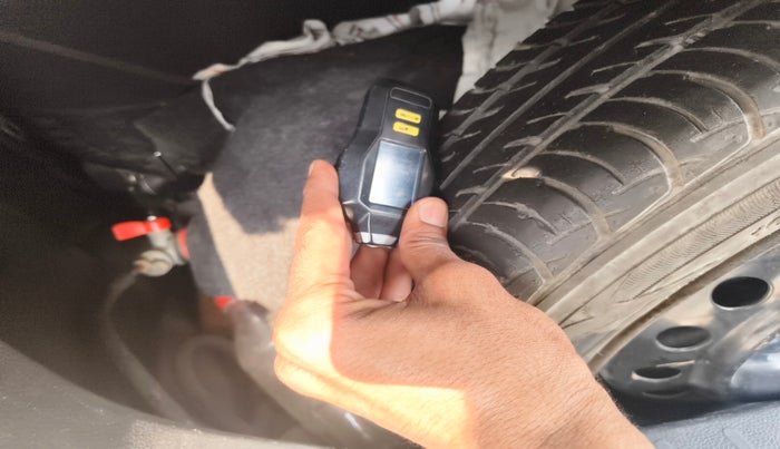 2016 Maruti Wagon R 1.0 VXI, Petrol, Manual, 1,31,933 km, tyre