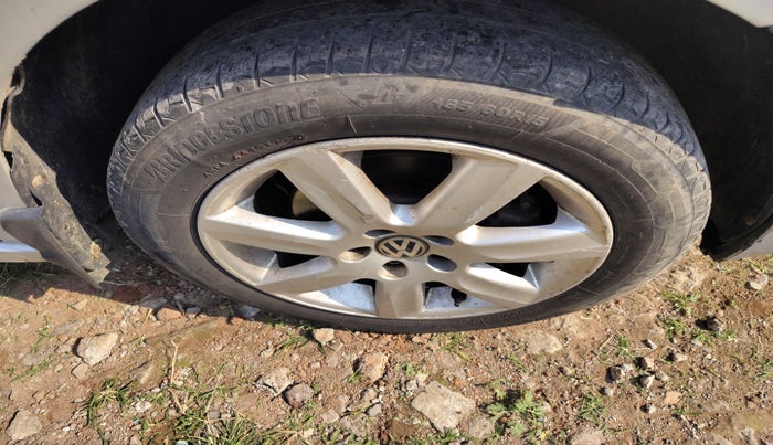 2011 Volkswagen Vento HIGHLINE 1.6 MPI, Petrol, Manual, 12,345 km, tyre