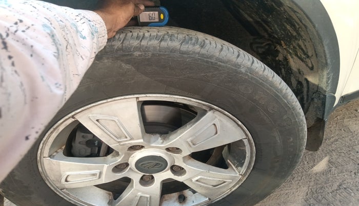 2015 Mahindra XUV500 W8, Diesel, Manual, 82,128 km, tyre