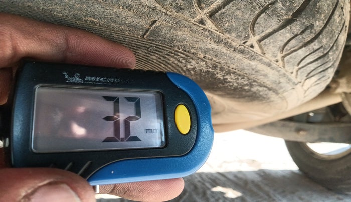 2015 Mahindra XUV500 W8, Diesel, Manual, 82,128 km, tyre