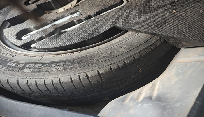 2017 Honda WR-V 1.5L I-DTEC VX MT, Diesel, Manual, 1,39,647 km, tyre