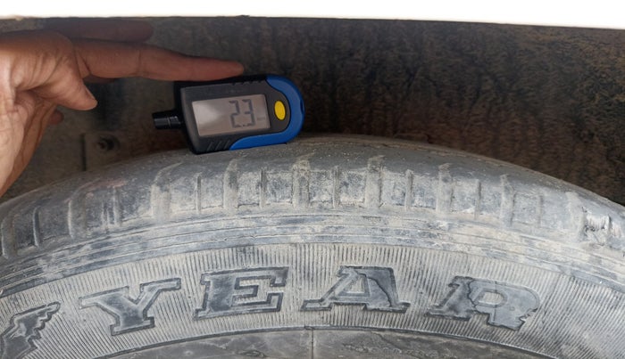 2019 Mahindra TUV300 T6 PLUS, Diesel, Manual, 1,84,601 km, tyre