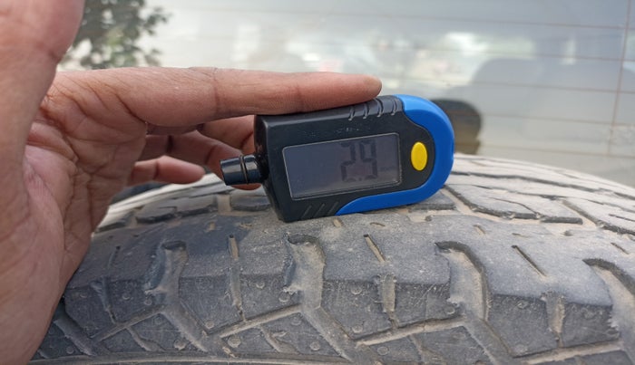 2019 Mahindra TUV300 T6 PLUS, Diesel, Manual, 1,84,601 km, tyre