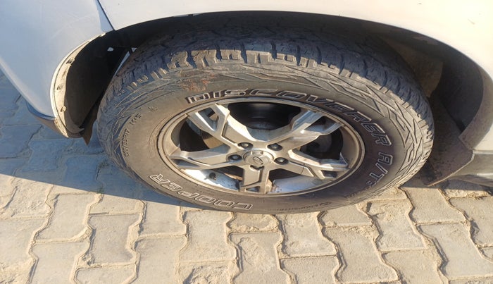 2016 Mahindra Scorpio S10, Diesel, Manual, 1,56,470 km, tyre