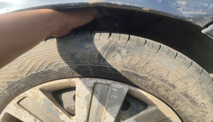 2011 Ford Figo ZXI 1.4 DIESEL, Diesel, Manual, 82,938 km, tyre