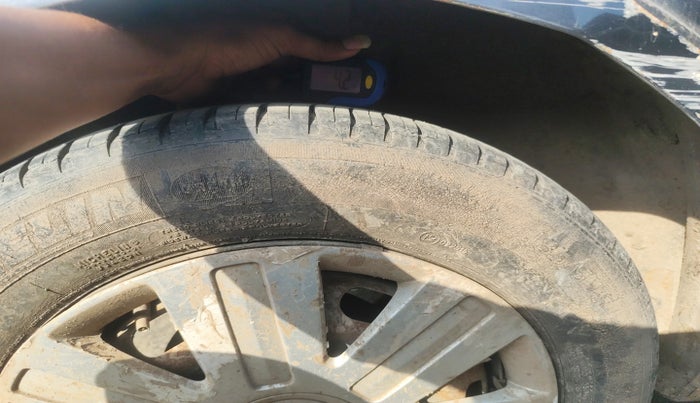 2011 Ford Figo ZXI 1.4 DIESEL, Diesel, Manual, 82,938 km, tyre