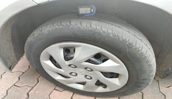 2015 Honda Brio S MT, Petrol, Manual, 70,245 km, tyre