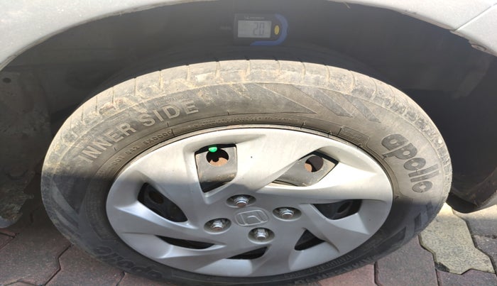 2015 Honda Brio S MT, Petrol, Manual, 70,245 km, tyre