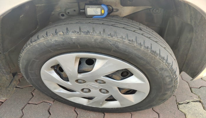 2015 Honda Brio S MT, Petrol, Manual, 70,245 km, tyre