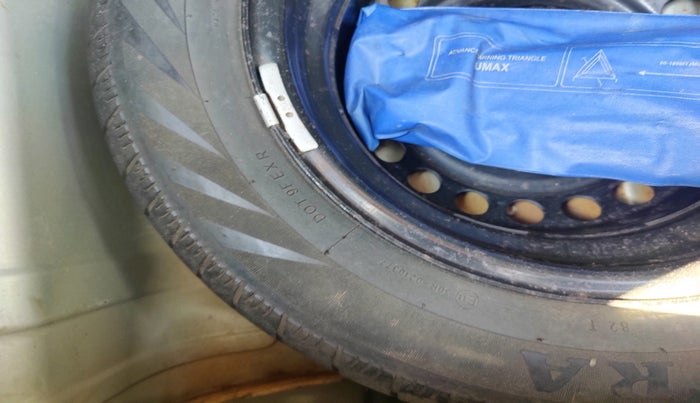 2015 Honda Brio S MT, Petrol, Manual, 70,245 km, tyre