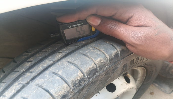 2011 Maruti Alto LXI, Petrol, Manual, 1,41,264 km, tyre