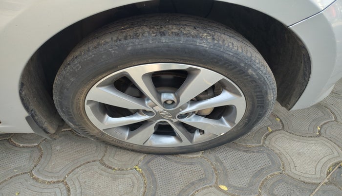 2017 Hyundai Elite i20 ASTA 1.2 (O), Petrol, Manual, 49,370 km, tyre