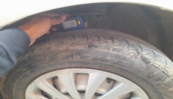 2020 Maruti Swift LXI, Petrol, Manual, 28,527 km, tyre