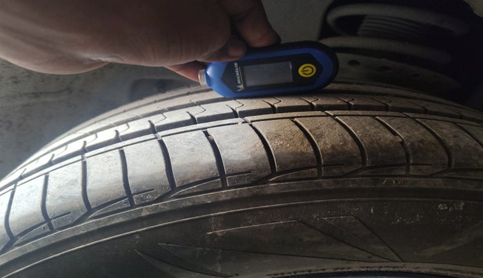 2022 Tata Safari XTA PLUS, Diesel, Automatic, 93,308 km, tyre