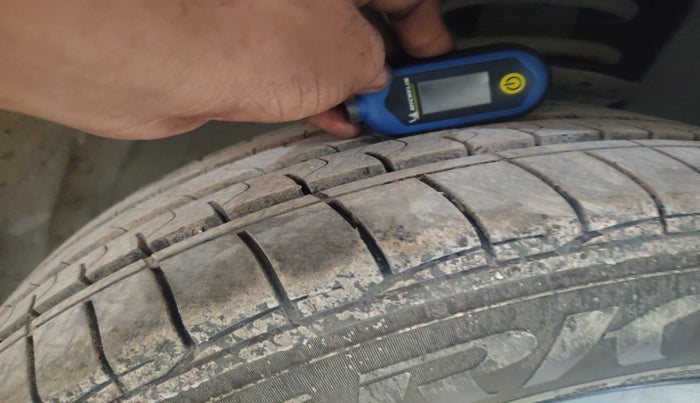 2022 Tata Safari XTA PLUS, Diesel, Automatic, 93,308 km, tyre