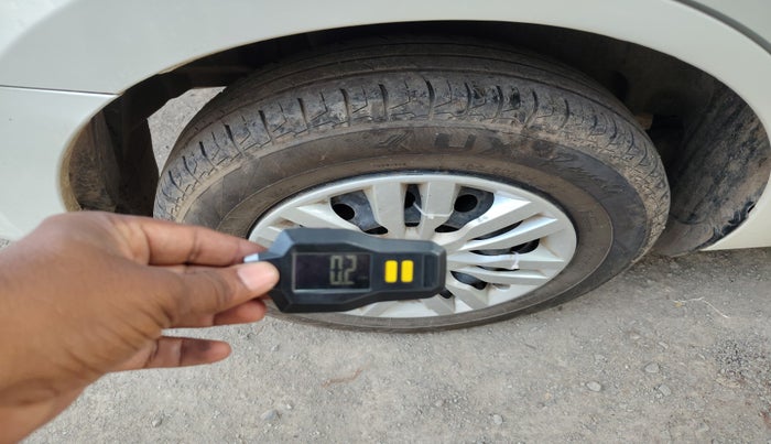 2022 Maruti Dzire VXI, Petrol, Manual, 1,31,039 km, tyre