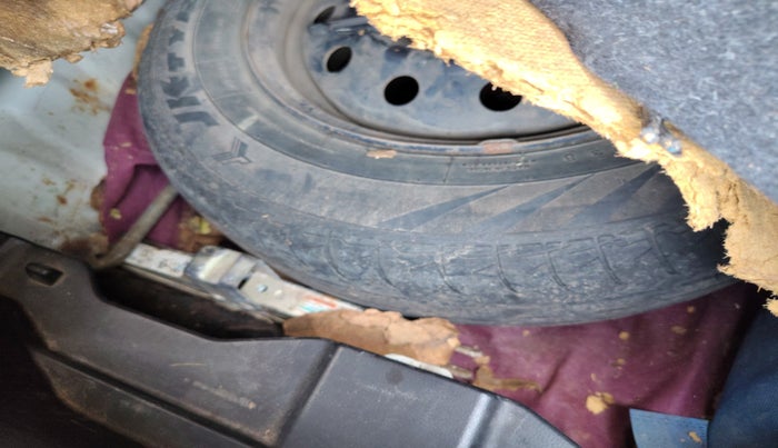 2022 Maruti Dzire VXI, Petrol, Manual, 1,31,039 km, tyre