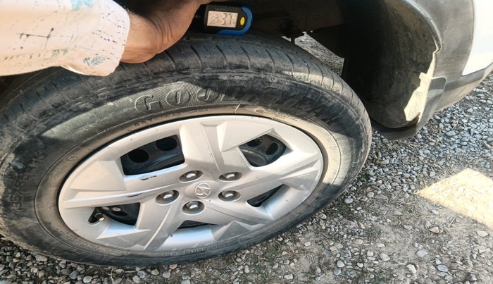 2021 Hyundai VENUE S 1.2, Petrol, Manual, 33,366 km, tyre