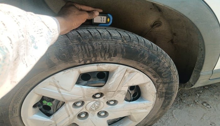 2021 Hyundai VENUE S 1.2, Petrol, Manual, 33,366 km, tyre