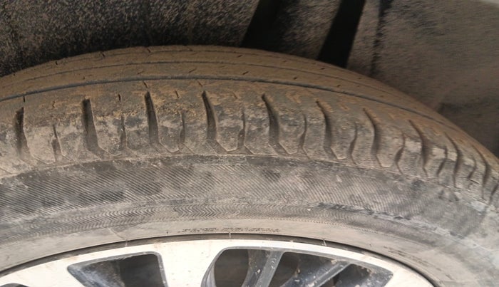 2024 Maruti Ertiga ZXI (O) CNG, Petrol, Manual, 39,866 km, tyre