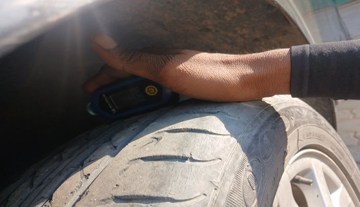 2011 Renault Fluence 2.0 E4 AT, Petrol, Automatic, 67,653 km, tyre