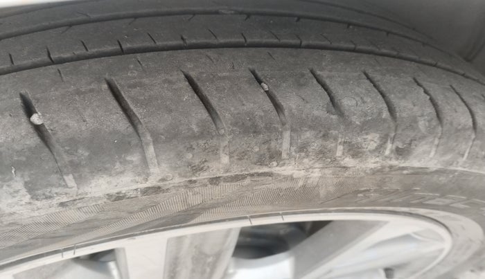 2023 Hyundai Verna SX (O) 1.5 MPI MT, Petrol, Manual, 42,677 km, tyre