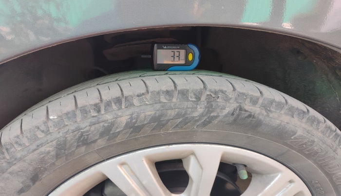 2017 Tata Tiago XZA PETROL, Petrol, Automatic, 85,031 km, tyre