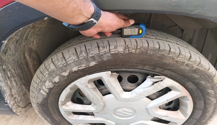 2016 Maruti Vitara Brezza VDI (O), Diesel, Manual, 1,30,859 km, tyre