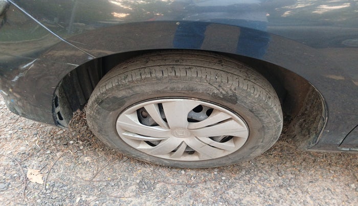 2022 Honda Amaze 1.2L I-VTEC S, Petrol, Manual, 15,341 km, tyre