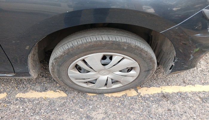 2022 Honda Amaze 1.2L I-VTEC S, Petrol, Manual, 15,341 km, tyre