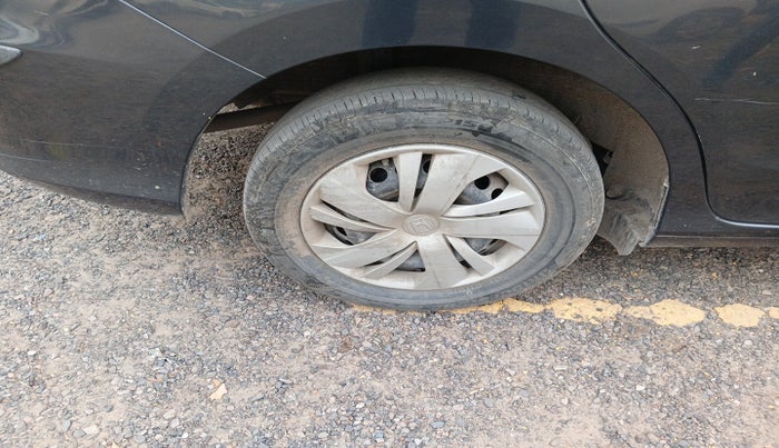 2022 Honda Amaze 1.2L I-VTEC S, Petrol, Manual, 15,341 km, tyre