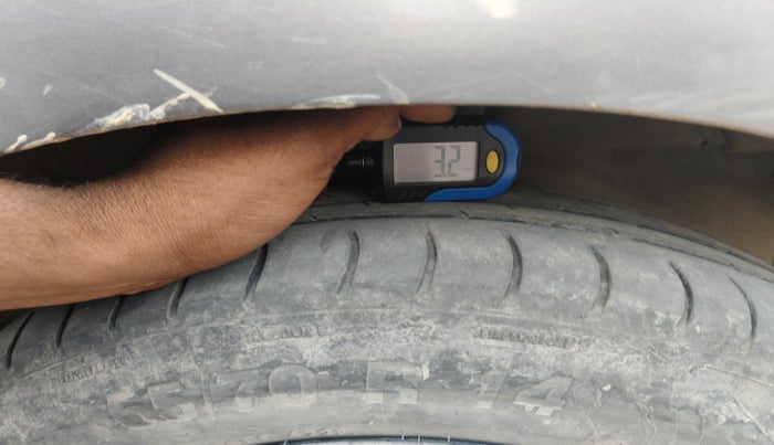 2015 Maruti Celerio ZXI, Petrol, Manual, 2,61,568 km, tyre