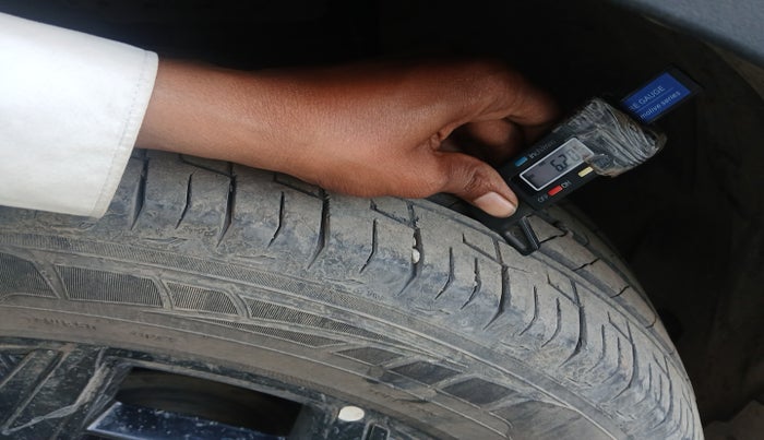 2023 Tata Safari ADVENTURE PLUS DARK EDITION AT, Diesel, Automatic, 14,331 km, tyre