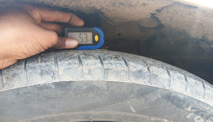 2017 Maruti Swift ZDI, Diesel, Manual, 1,30,438 km, tyre