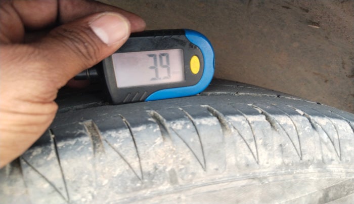 2017 Maruti S Cross ALPHA 1.6, Diesel, Manual, 1,17,357 km, tyre