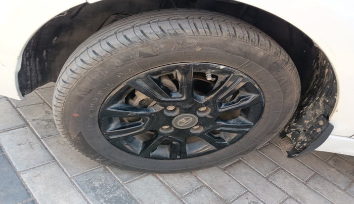 2021 Tata Tiago XT PETROL, Petrol, Manual, 45,001 km, tyre