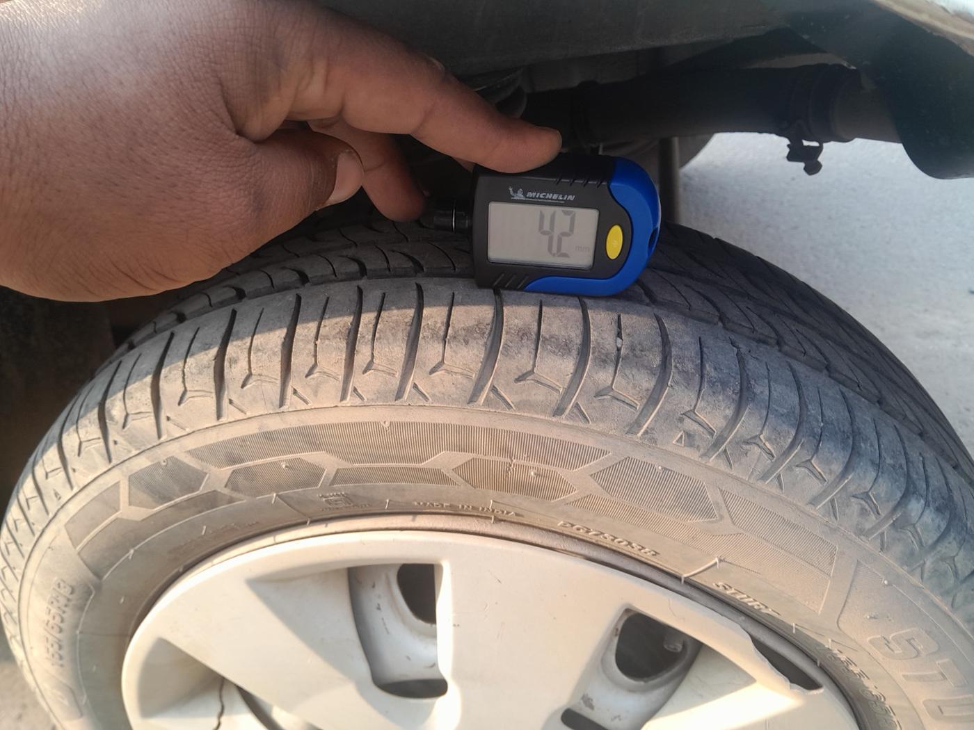 2016 Maruti Alto K10 LXI, Petrol, Manual, 1,11,809 km, tyre