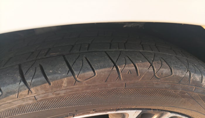 2018 Mahindra MARAZZO M8 7 STR, Diesel, Manual, 1,09,357 km, tyre