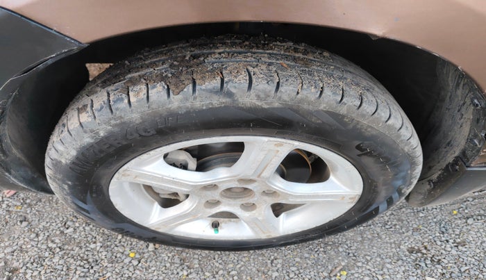 2012 Maruti Ertiga ZDI, Diesel, Manual, 1,53,434 km, tyre