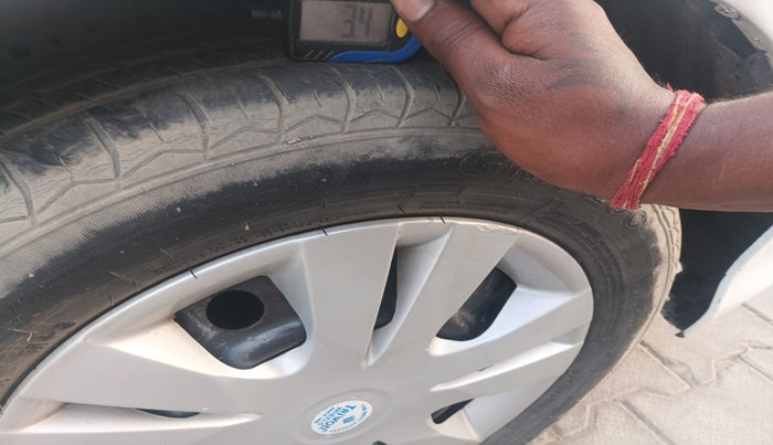 2016 Honda Amaze 1.2L I-VTEC S, Petrol, Manual, 96,989 km, tyre