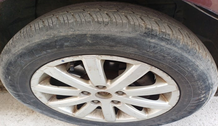 2011 Maruti SX4 ZXI, Petrol, Manual, 1,12,515 km, tyre