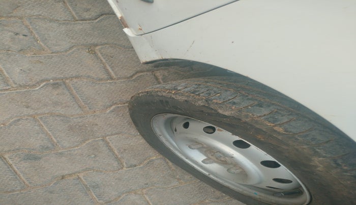 2017 Maruti Wagon R 1.0 LXI CNG, Petrol, Manual, 1,76,177 km, tyre