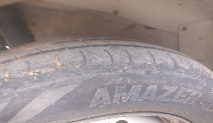 2017 Maruti Wagon R 1.0 LXI CNG, Petrol, Manual, 1,76,177 km, tyre