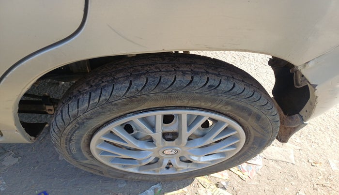 2011 Maruti Zen Estilo LXI CNG, Petrol, Manual, 1,83,328 km, tyre