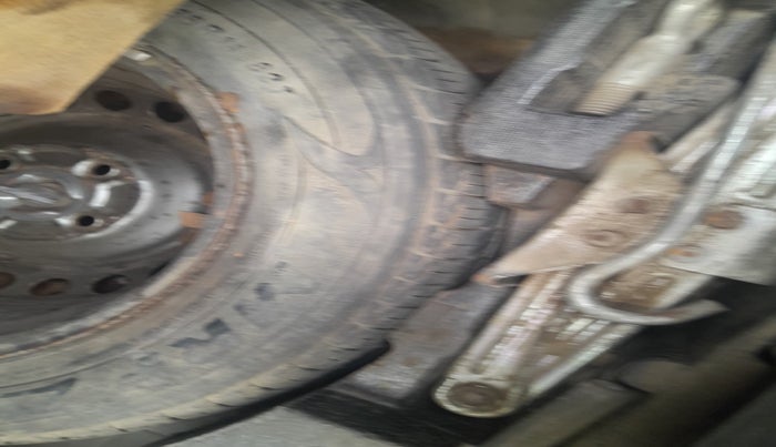 2014 Honda Amaze 1.2L I-VTEC EX, Petrol, Manual, 1,29,310 km, tyre