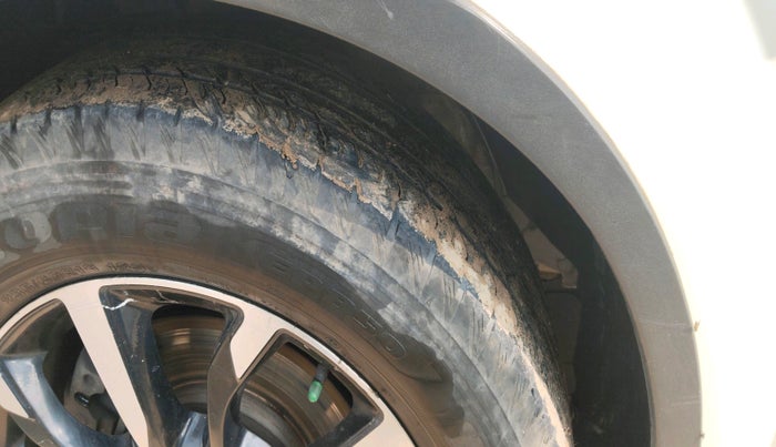 2020 Mahindra XUV500 W11 AT, Diesel, Automatic, 1,19,896 km, tyre