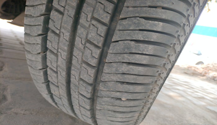 2015 Ford Ecosport TITANIUM 1.5L PETROL AT, Petrol, Automatic, 1,11,793 km, tyre