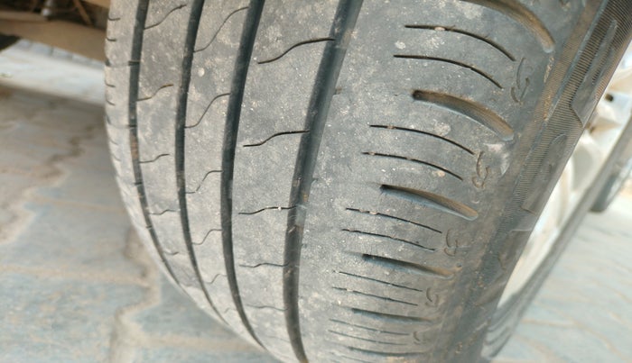 2015 Ford Ecosport TITANIUM 1.5L PETROL AT, Petrol, Automatic, 1,11,793 km, tyre