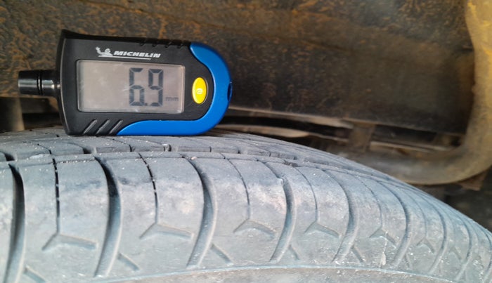 2014 Maruti Alto 800 LXI CNG, Petrol, Manual, 87,314 km, tyre