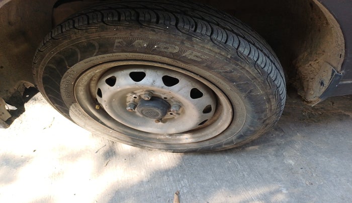 2018 Tata Tiago XE PETROL, Petrol, Manual, 49,022 km, tyre